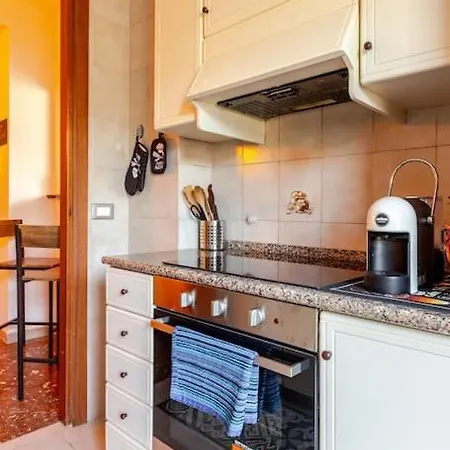 Roma Apartment شقة روما